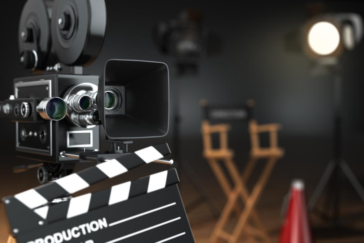 Cena de cinema com pipoca